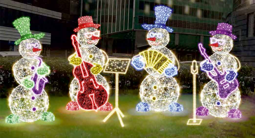 Семейка снеговиков музыкантов световая новогодняя уличная большая